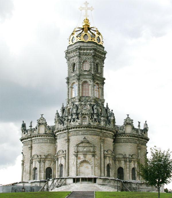 Церковь в Дубровицах – сочетание европейских стилей